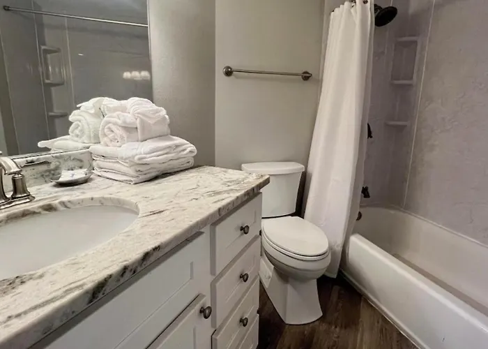 3 Bedroom With View In Al *
